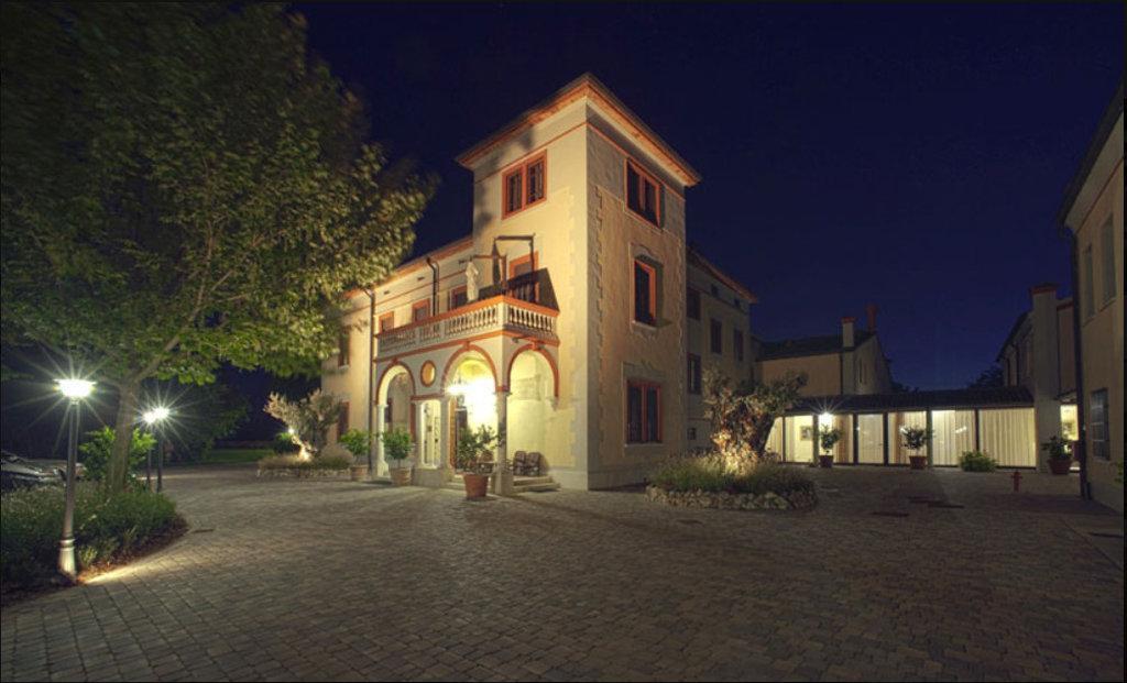 Villa Dei Tigli 920 Liberty Resort Rodigo Екстериор снимка