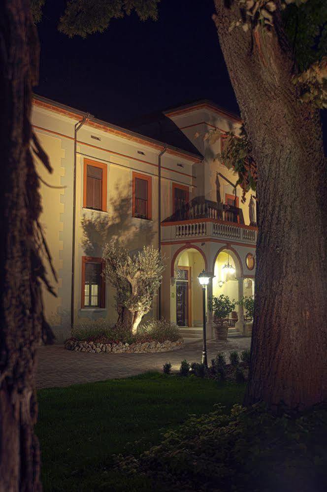 Villa Dei Tigli 920 Liberty Resort Rodigo Екстериор снимка