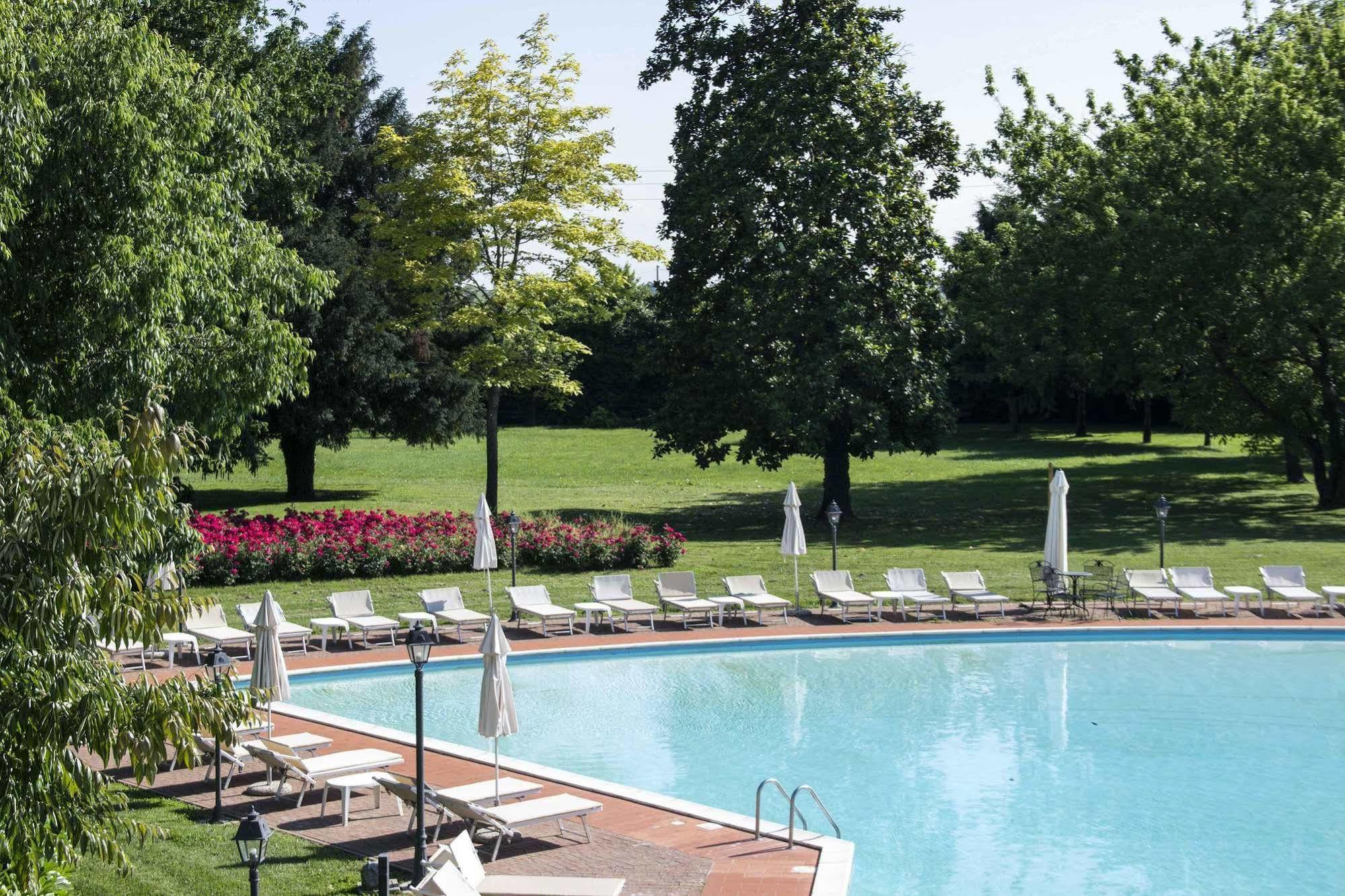 Villa Dei Tigli 920 Liberty Resort Rodigo Екстериор снимка